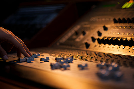 Mixage en ligne : comment ça fonctionne et quels avantages pour votre musique ?
